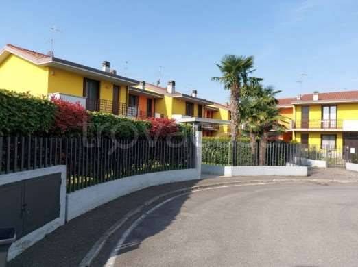 casa indipendente in vendita a Bagnatica