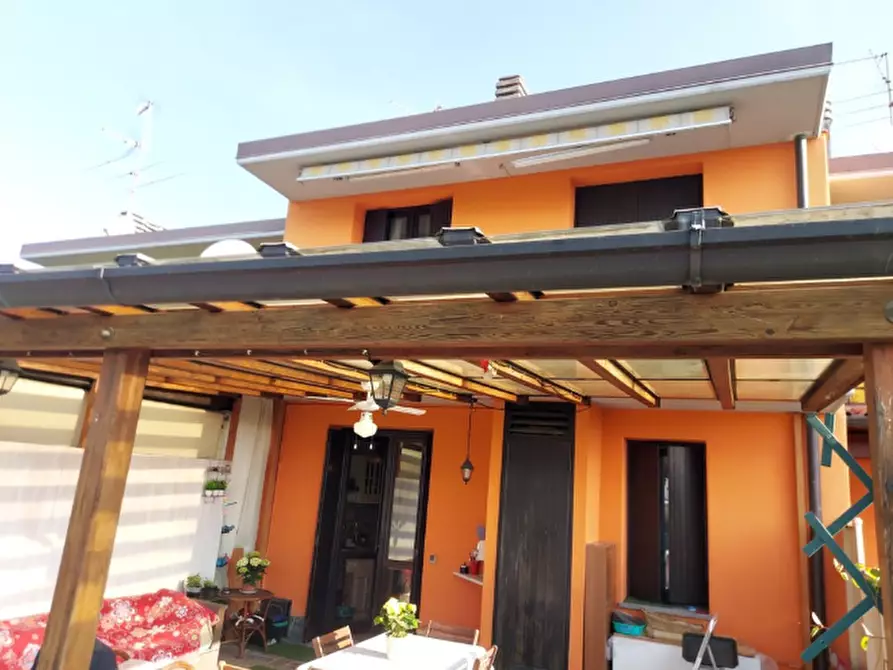 casa indipendente in vendita a Bagnatica