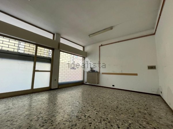 negozio in vendita a Bagnatica