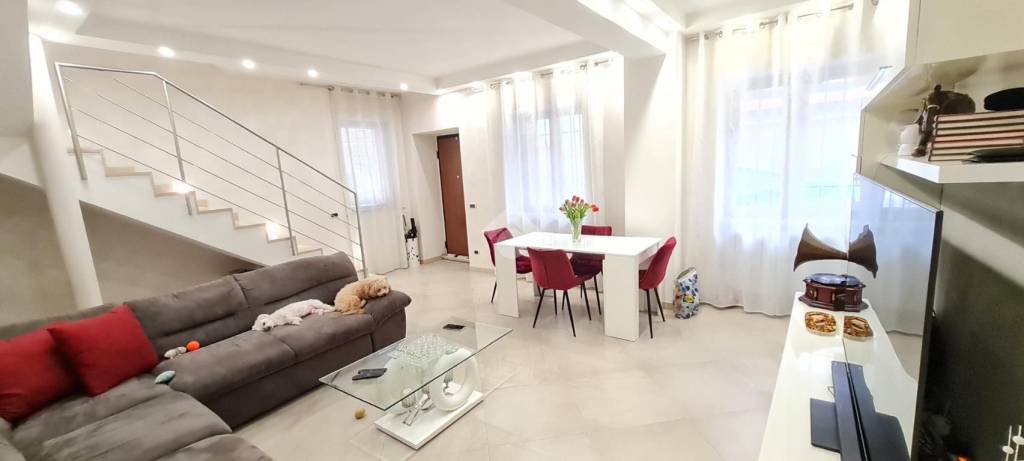 casa indipendente in vendita a Bagnatica