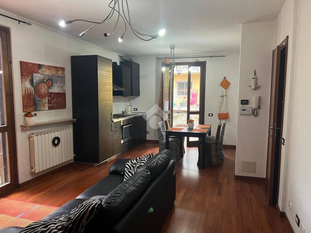 casa indipendente in vendita a Bagnatica