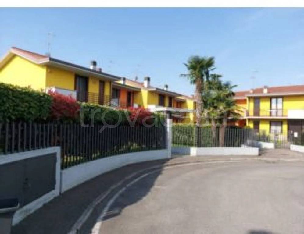 casa indipendente in vendita a Bagnatica