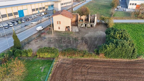 capannone in vendita a Bagnatica