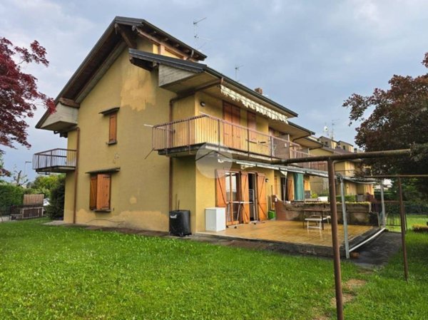 casa indipendente in vendita a Bagnatica