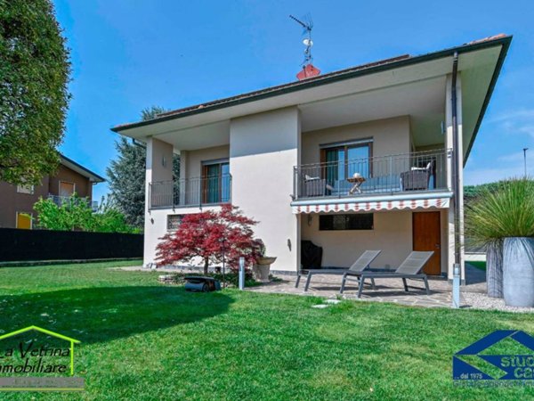 casa indipendente in vendita a Bagnatica