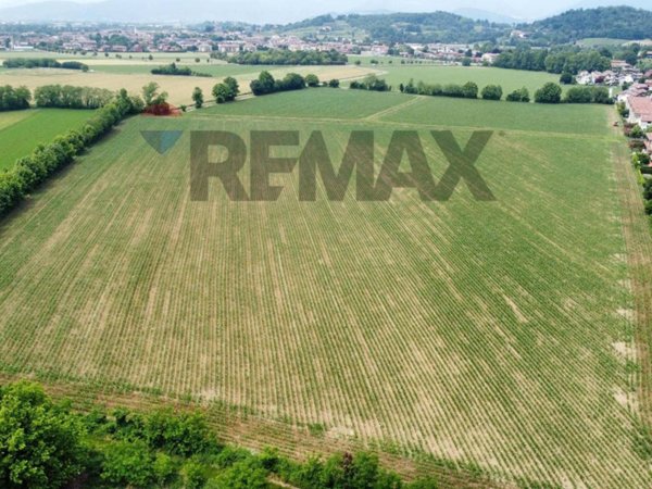 terreno edificabile in vendita a Bagnatica