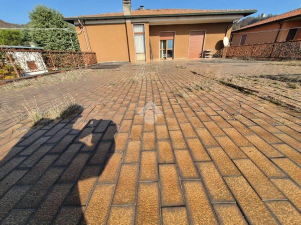casa indipendente in vendita a Bagnatica