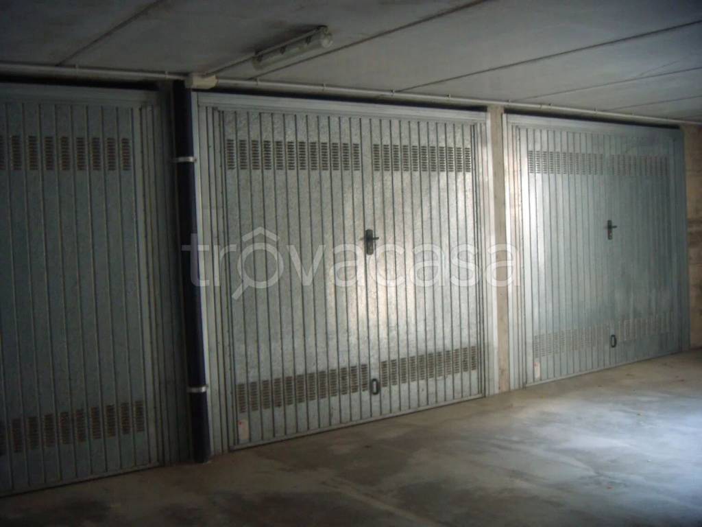 locale di sgombero in vendita a Bagnatica