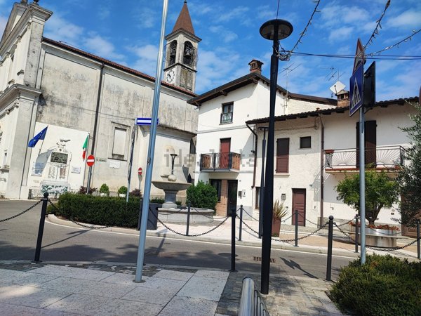 casa indipendente in vendita a Barbata