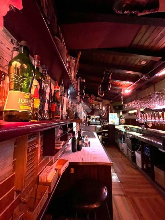 negozio in vendita a Barbata