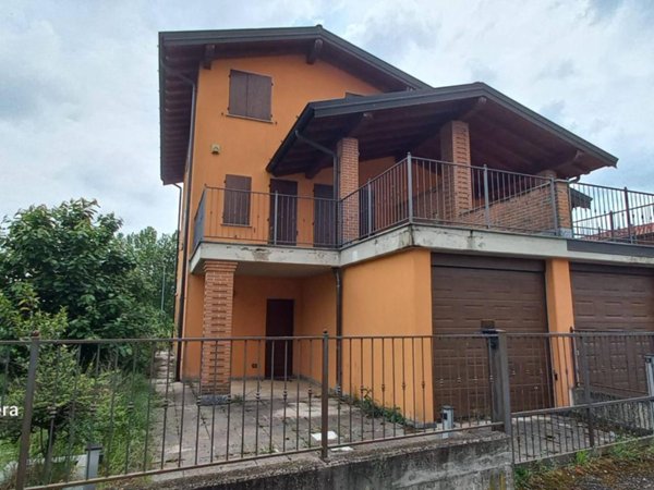 casa indipendente in vendita a Bariano