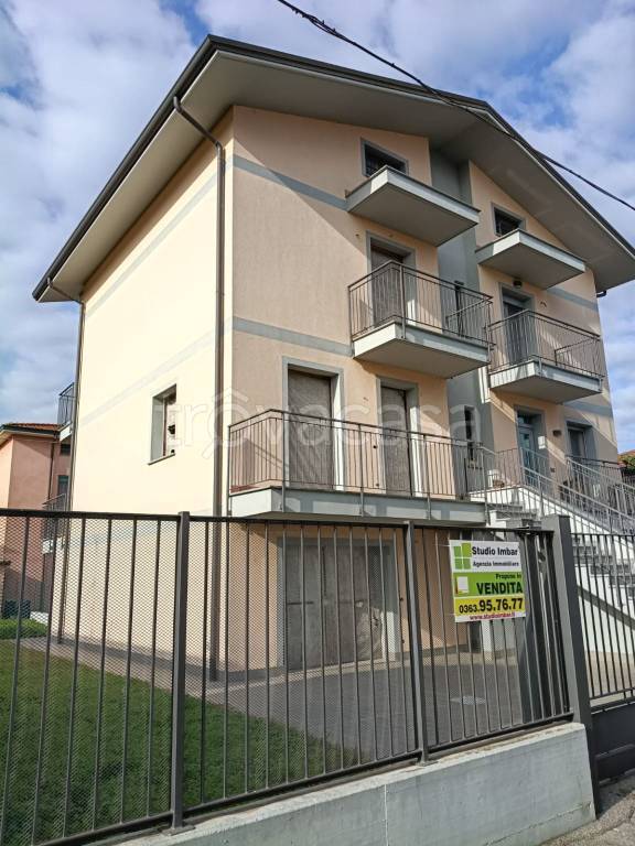 casa indipendente in vendita a Bariano