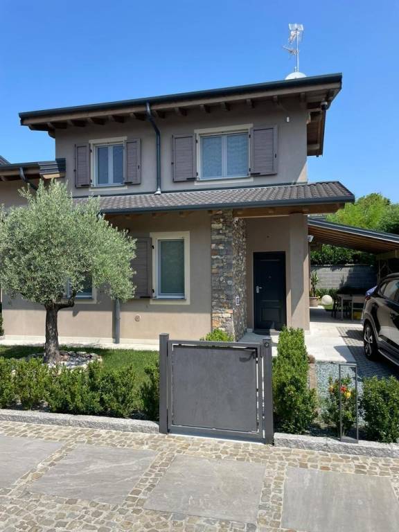casa indipendente in vendita a Bariano