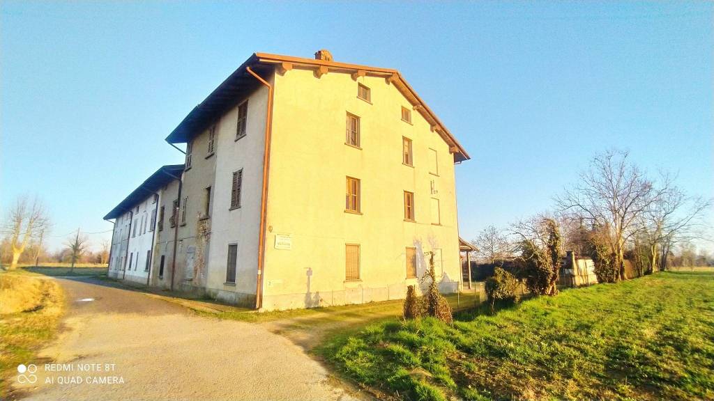 casale in vendita a Bariano