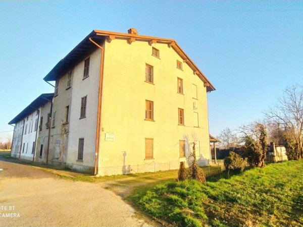 casale in vendita a Bariano