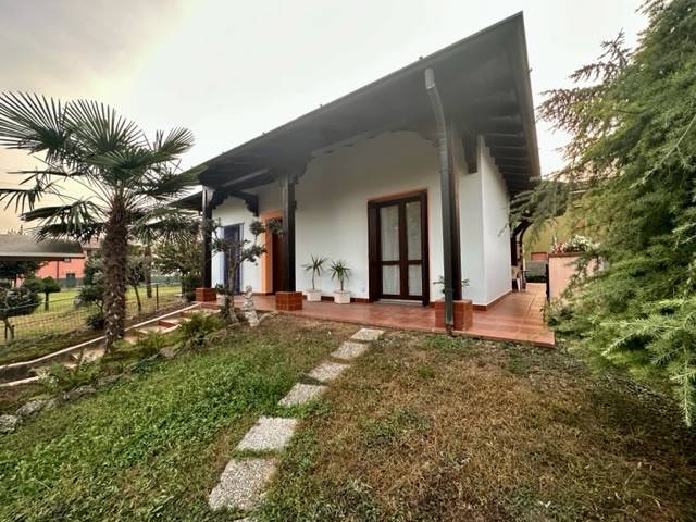casa indipendente in vendita a Bariano