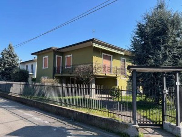casa indipendente in vendita a Bariano
