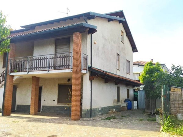 casa indipendente in vendita a Bariano