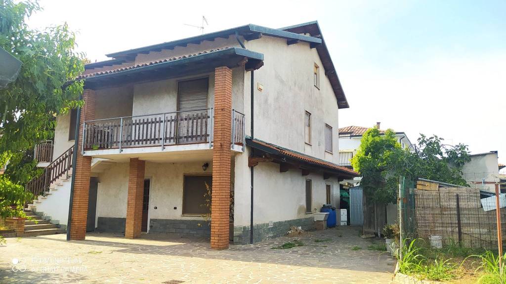 casa indipendente in vendita a Bariano