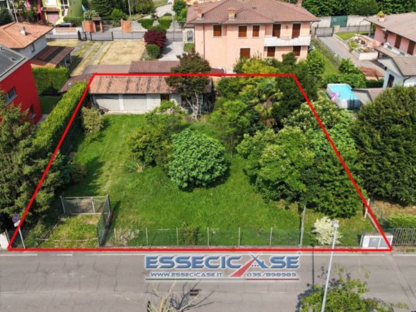 casa indipendente in vendita a Bariano