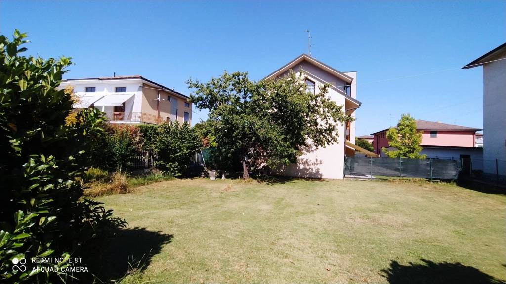 casa indipendente in vendita a Bariano
