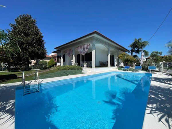 casa indipendente in vendita a Bariano