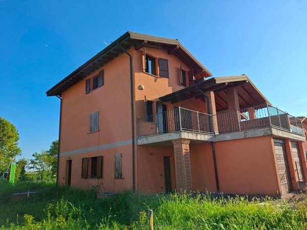 casa indipendente in vendita a Bariano