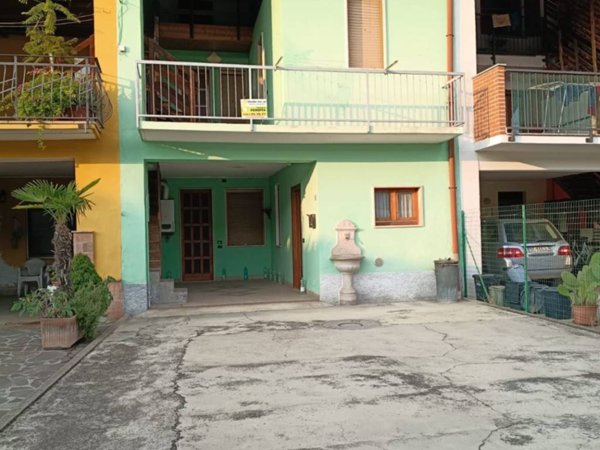 casa indipendente in vendita a Bariano