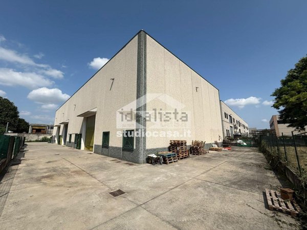 locale commerciale in vendita a Bariano