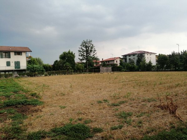 terreno edificabile in vendita a Bariano