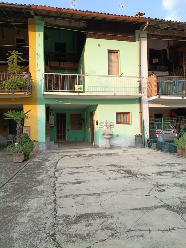 casa indipendente in vendita a Bariano