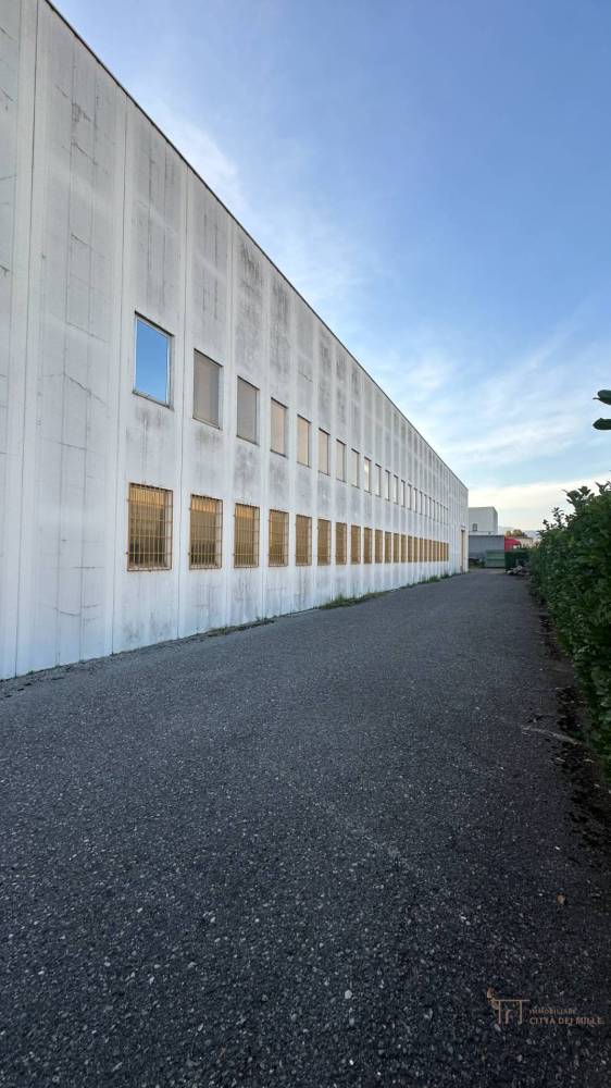 capannone in vendita a Bariano