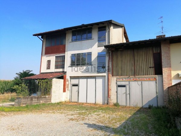 quadrivano in vendita a Bariano