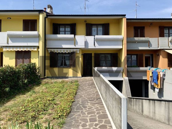 casa indipendente in vendita a Bariano