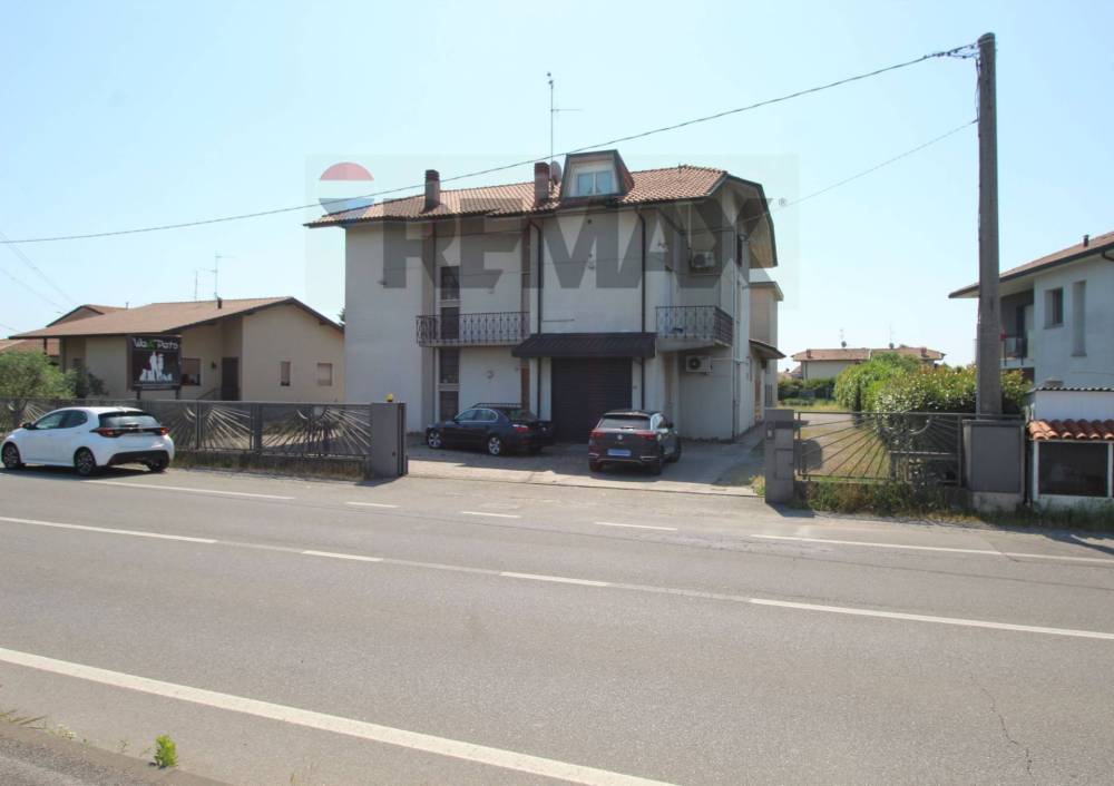 casa indipendente in vendita a Bariano