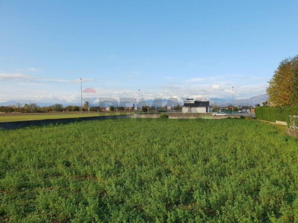 terreno edificabile in vendita a Bariano