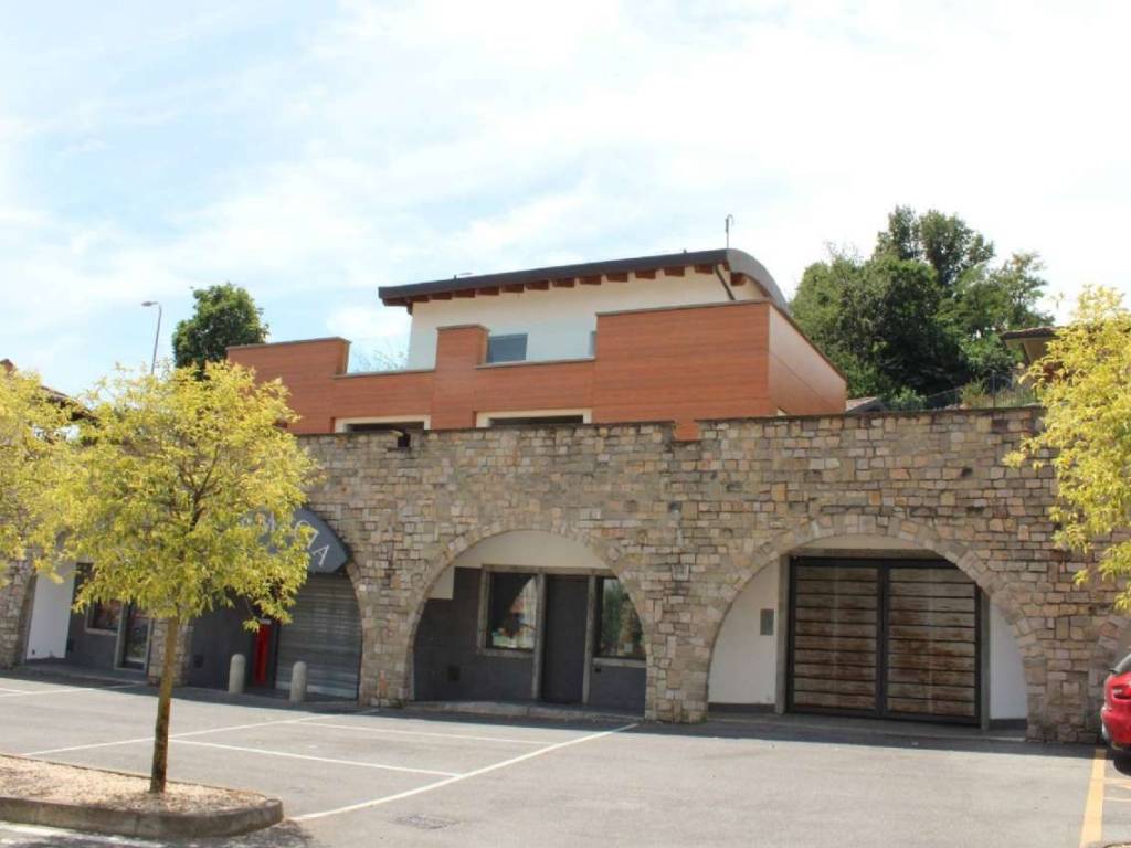 casa indipendente in vendita a Barzana