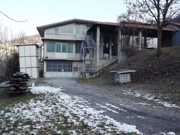 locale di sgombero in vendita a Berbenno