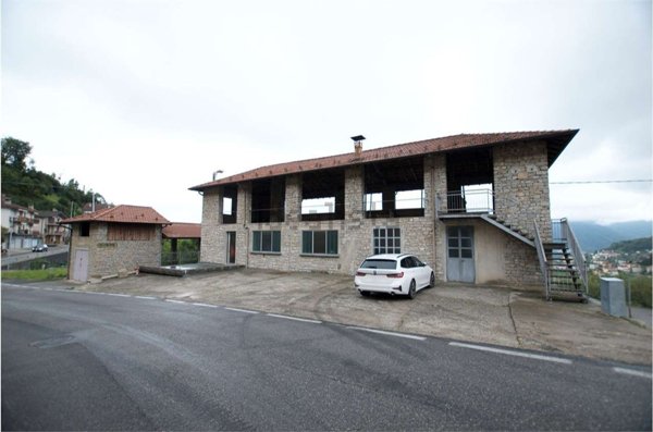 locale di sgombero in vendita a Berbenno