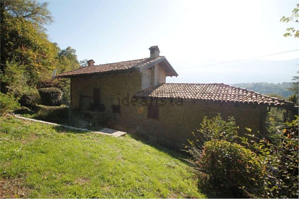 casale in vendita a Berbenno