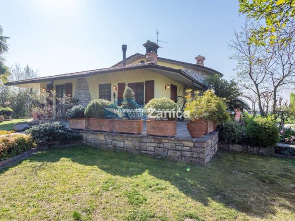 casa indipendente in vendita a Bergamo in zona Borgo Palazzo