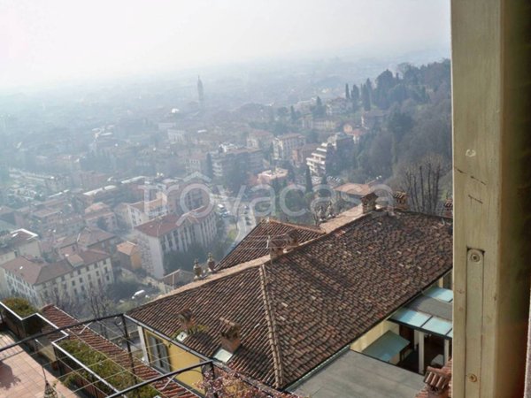 appartamento in vendita a Bergamo in zona Città Alta