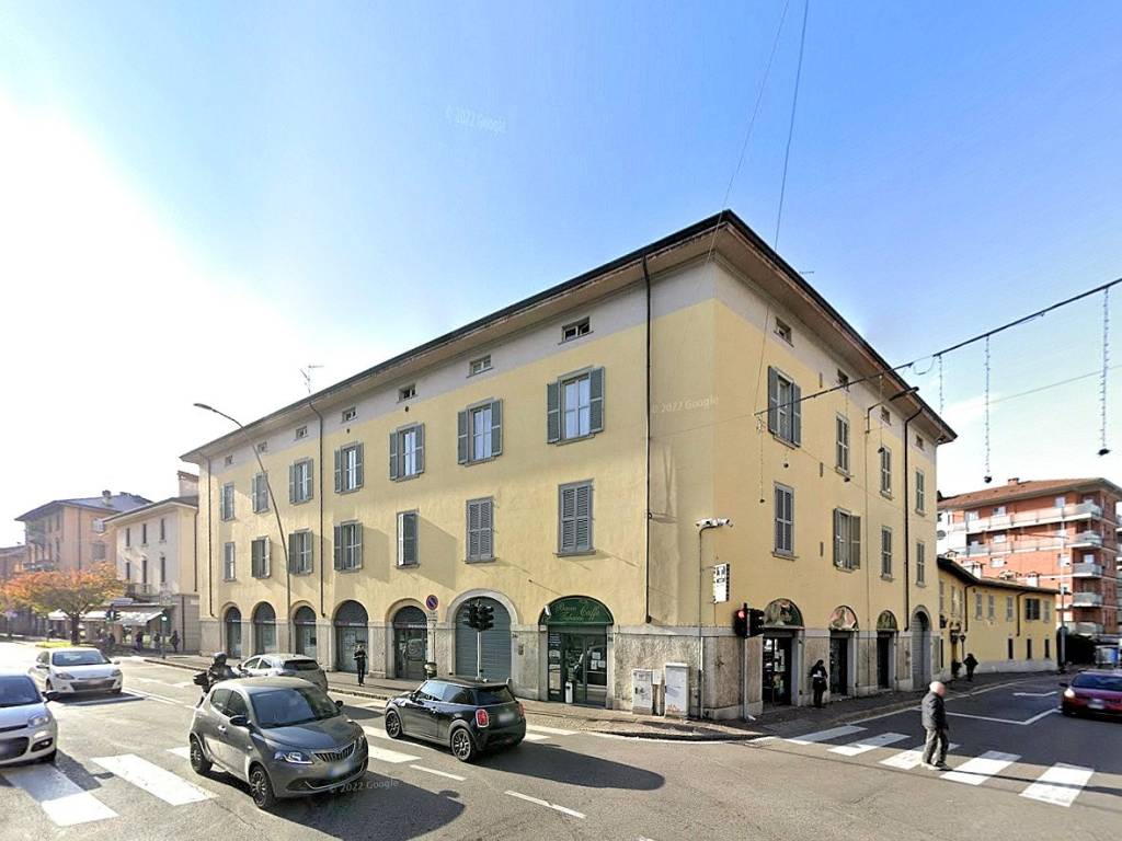 negozio in vendita a Bergamo in zona Longuelo