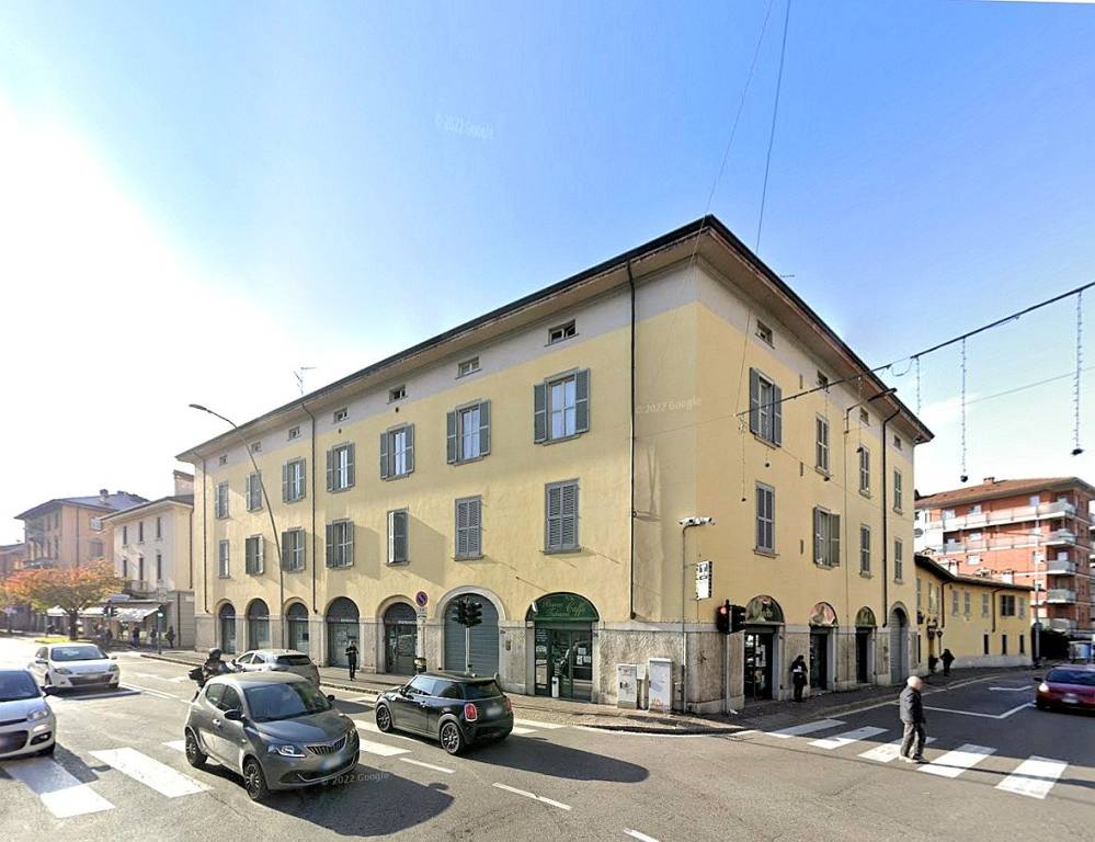 locale commerciale in vendita a Bergamo in zona Bergamo Centro