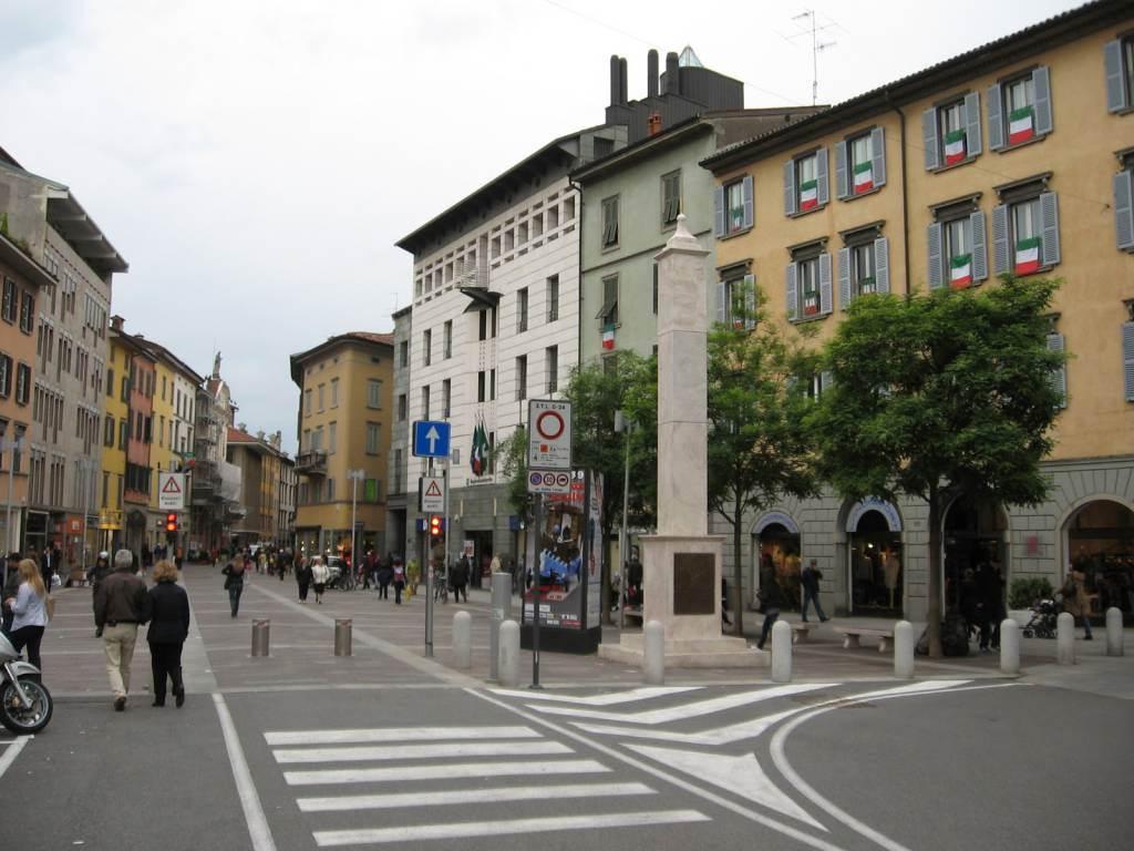 locale commerciale in vendita a Bergamo in zona Borgo Pignolo
