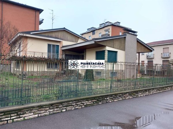 casa indipendente in vendita a Bergamo in zona Celadina