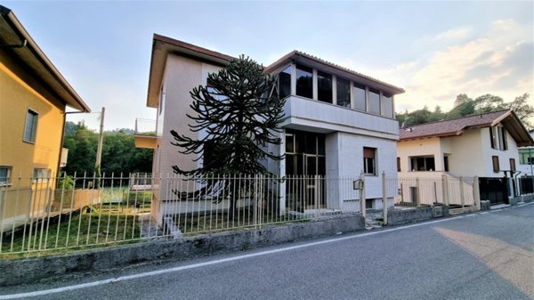 casa indipendente in vendita a Bergamo in zona Valtesse/Valverde