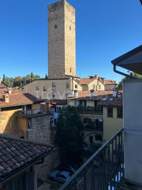 appartamento in vendita a Bergamo in zona Città Alta