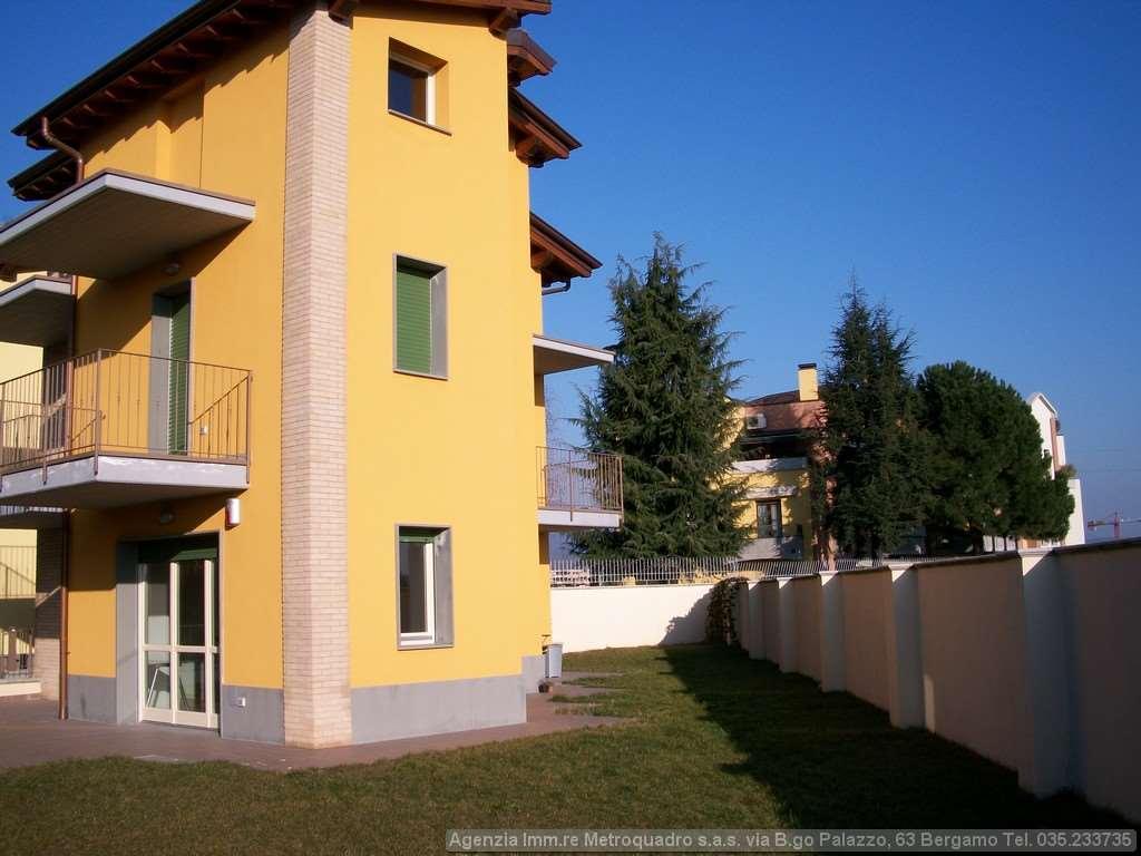 casa indipendente in vendita a Bergamo in zona Monterosso