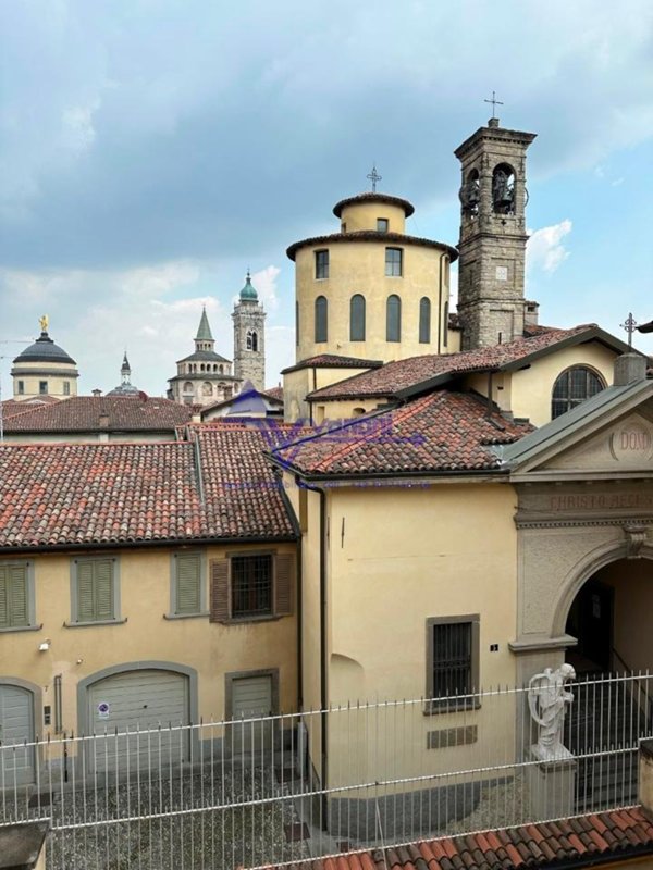 intera palazzina in vendita a Bergamo in zona Bergamo Centro